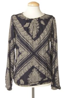 Blusa de manga larga S Sfera, foto 1 de 2