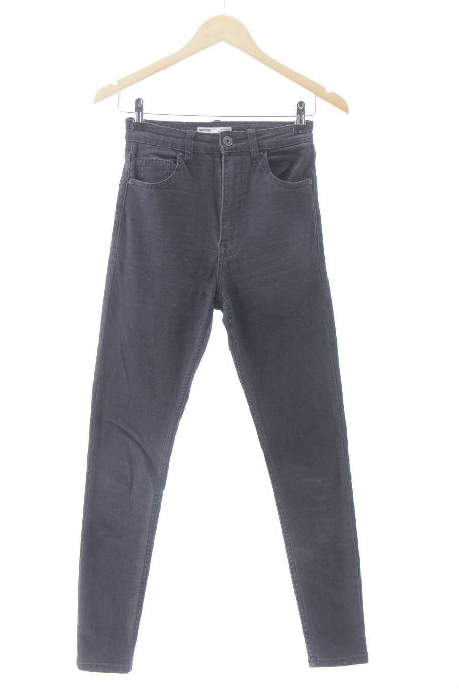 Vaquero de Bershka de la talla 36, de color negro de ropa vaquera
