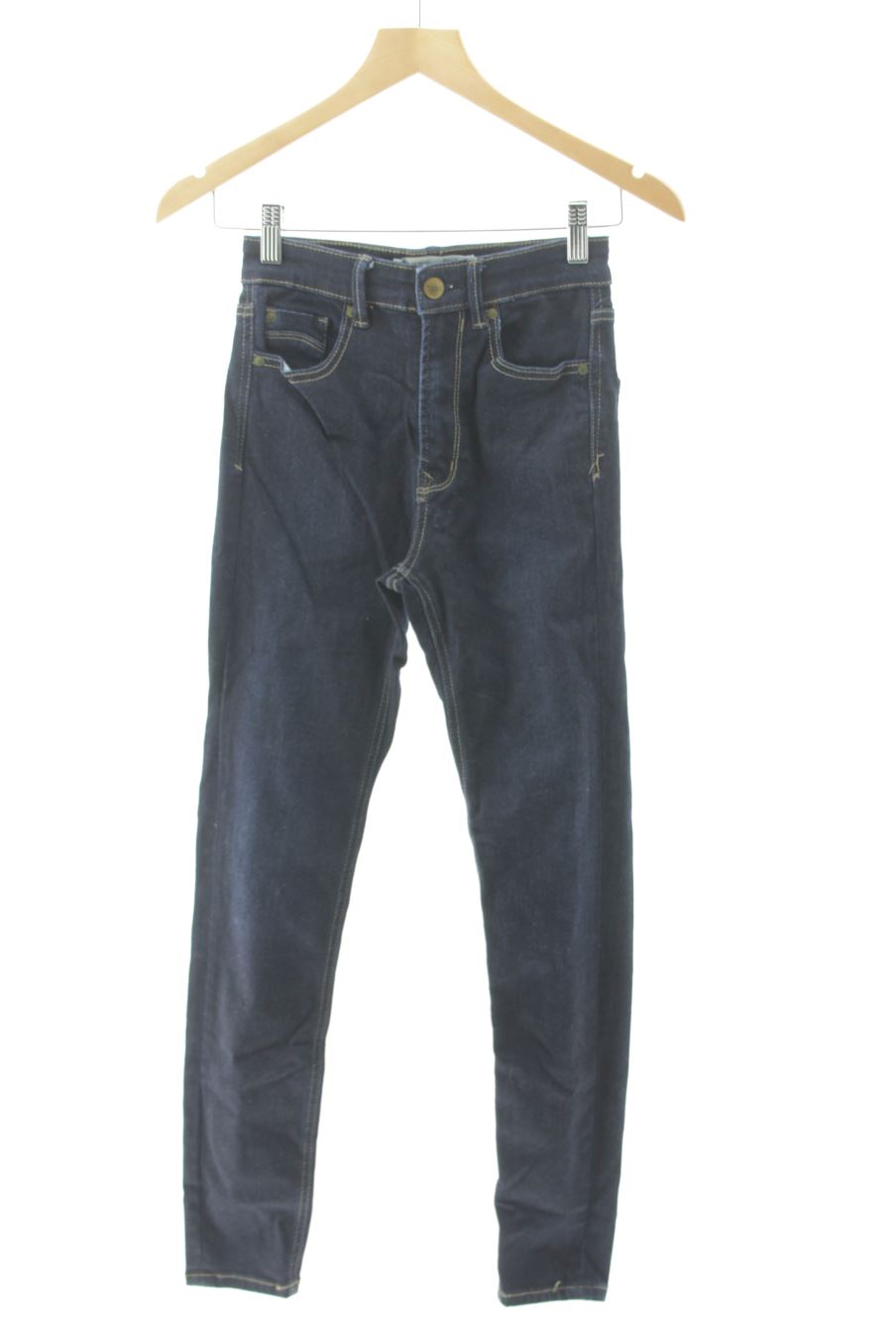 Jeans Stradivarius de la taille 34, de couleur bleu de denim