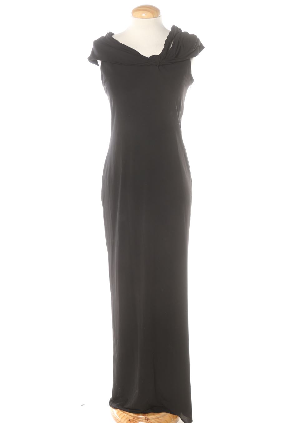 Robe coast de la taille S, de couleur noir