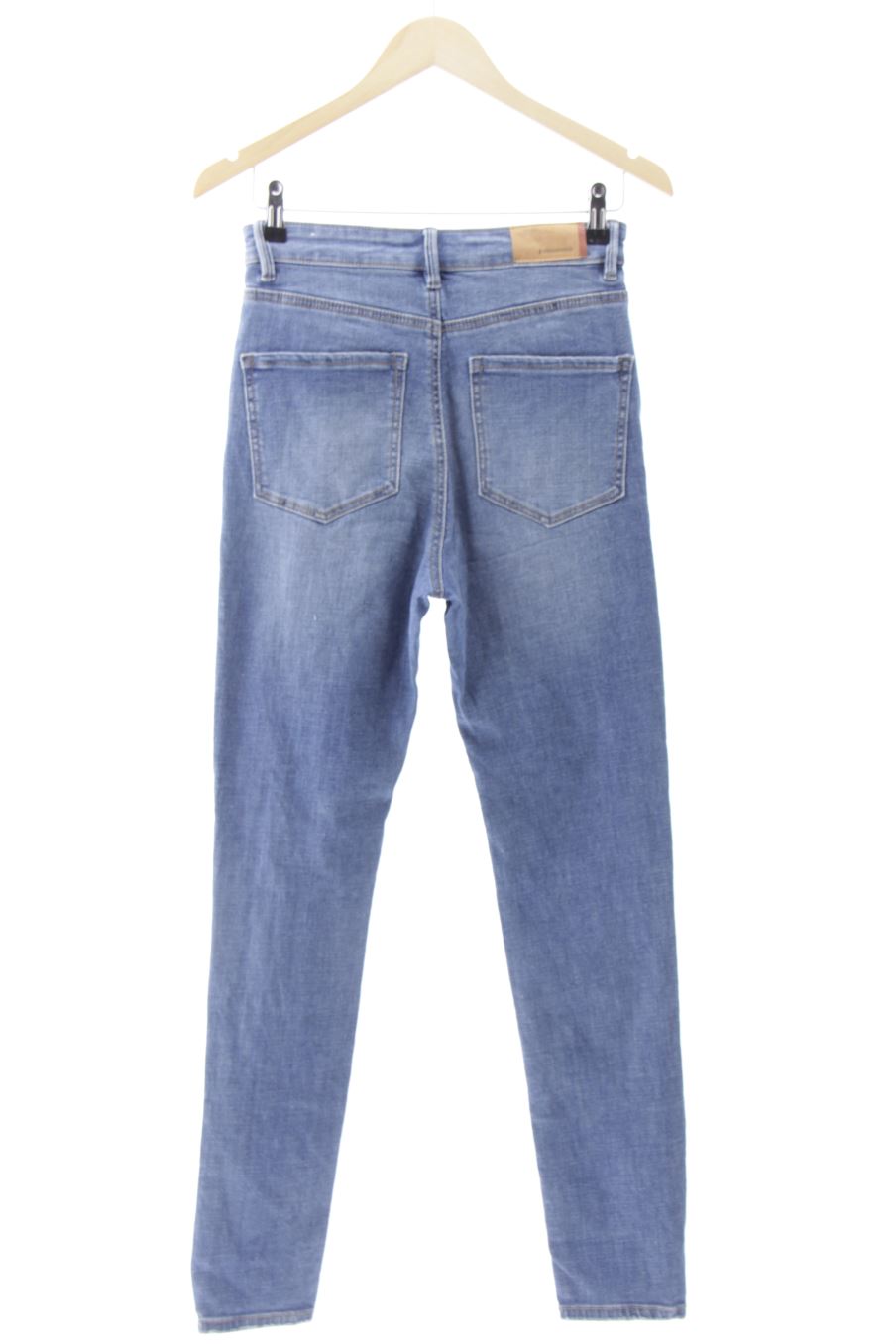 Jeans Stradivarius de la taille 38, de couleur bleu de denim
