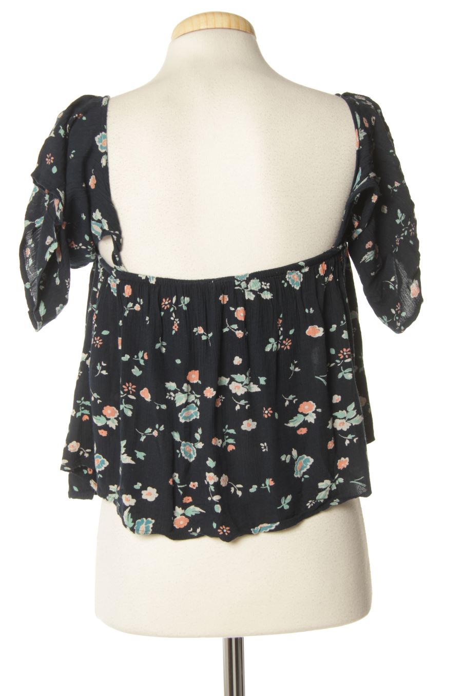 Top Pull & Bear de la taille S, de couleur fleurs