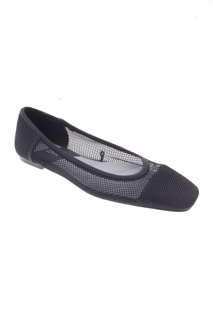 Zapatos planos de Zara de la talla 40, de color negro de