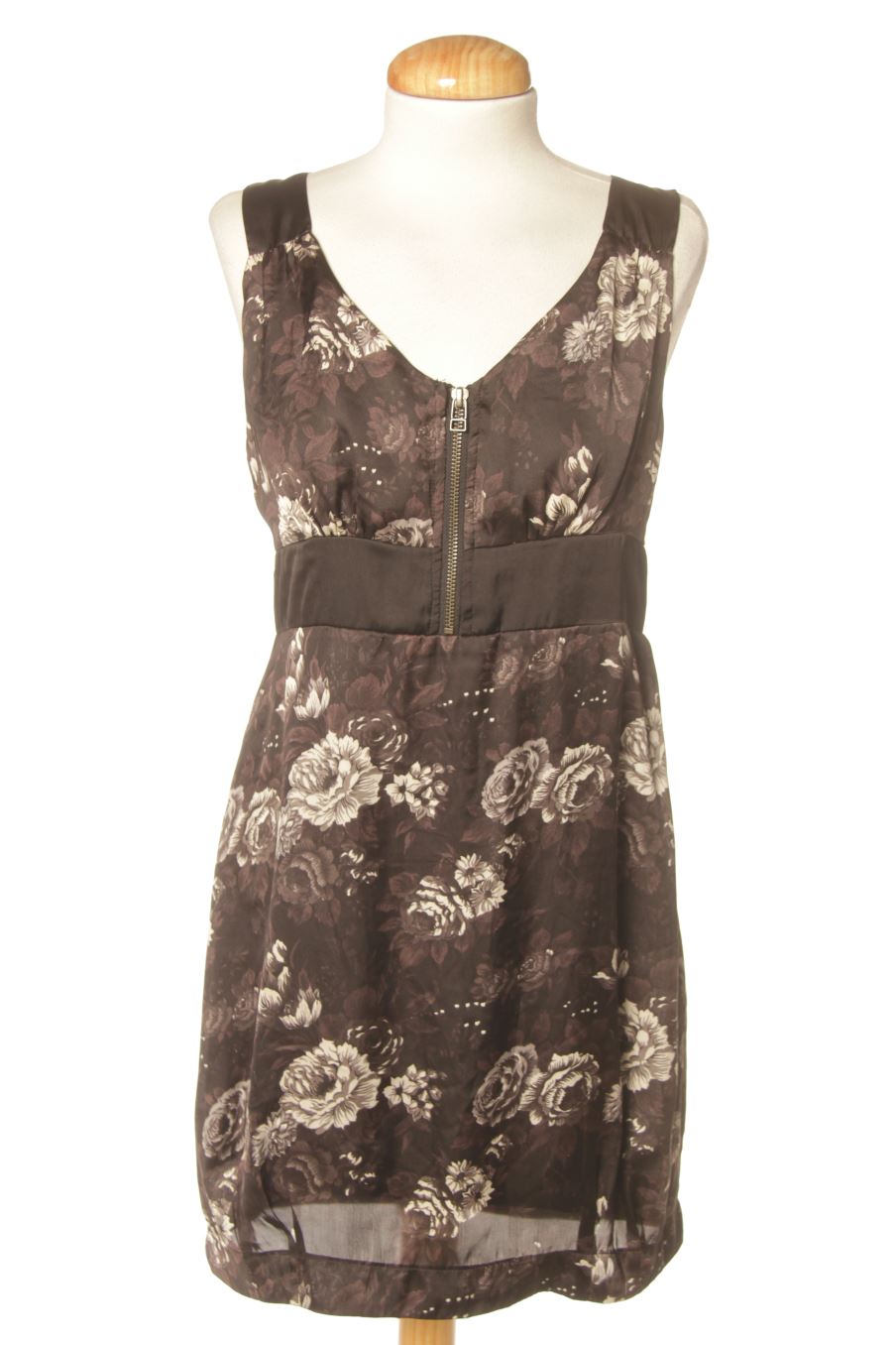 Robe casual Stradivarius de la taille M, de couleur fleurs