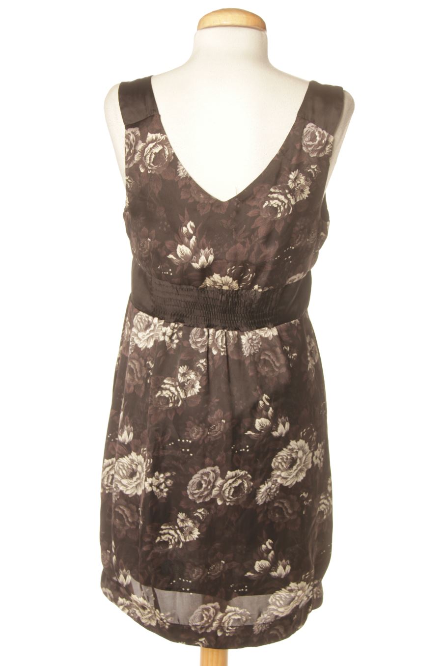 Robe casual Stradivarius de la taille M, de couleur fleurs