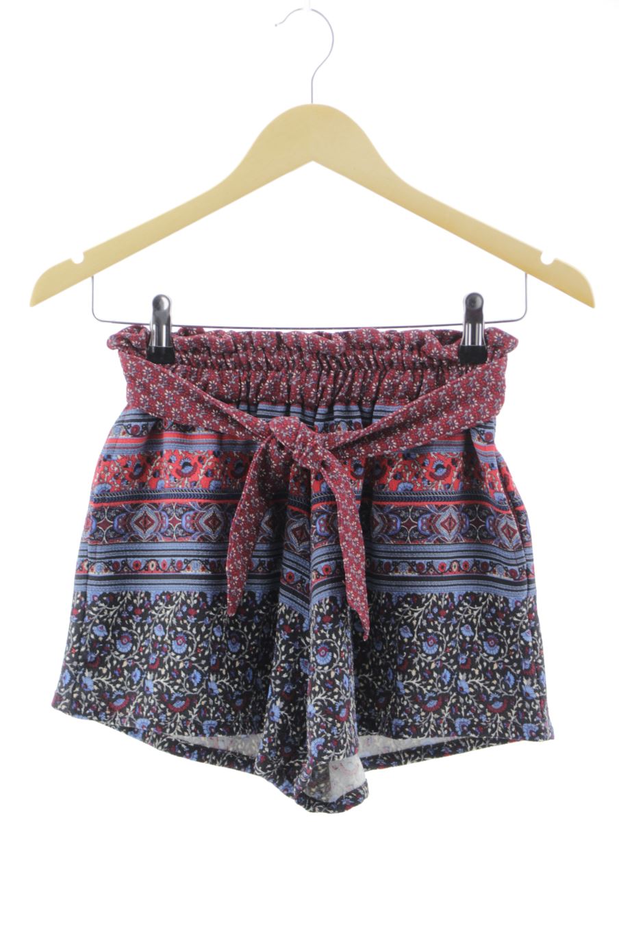 Pantalón corto de Bershka de la talla S, de color estampado
