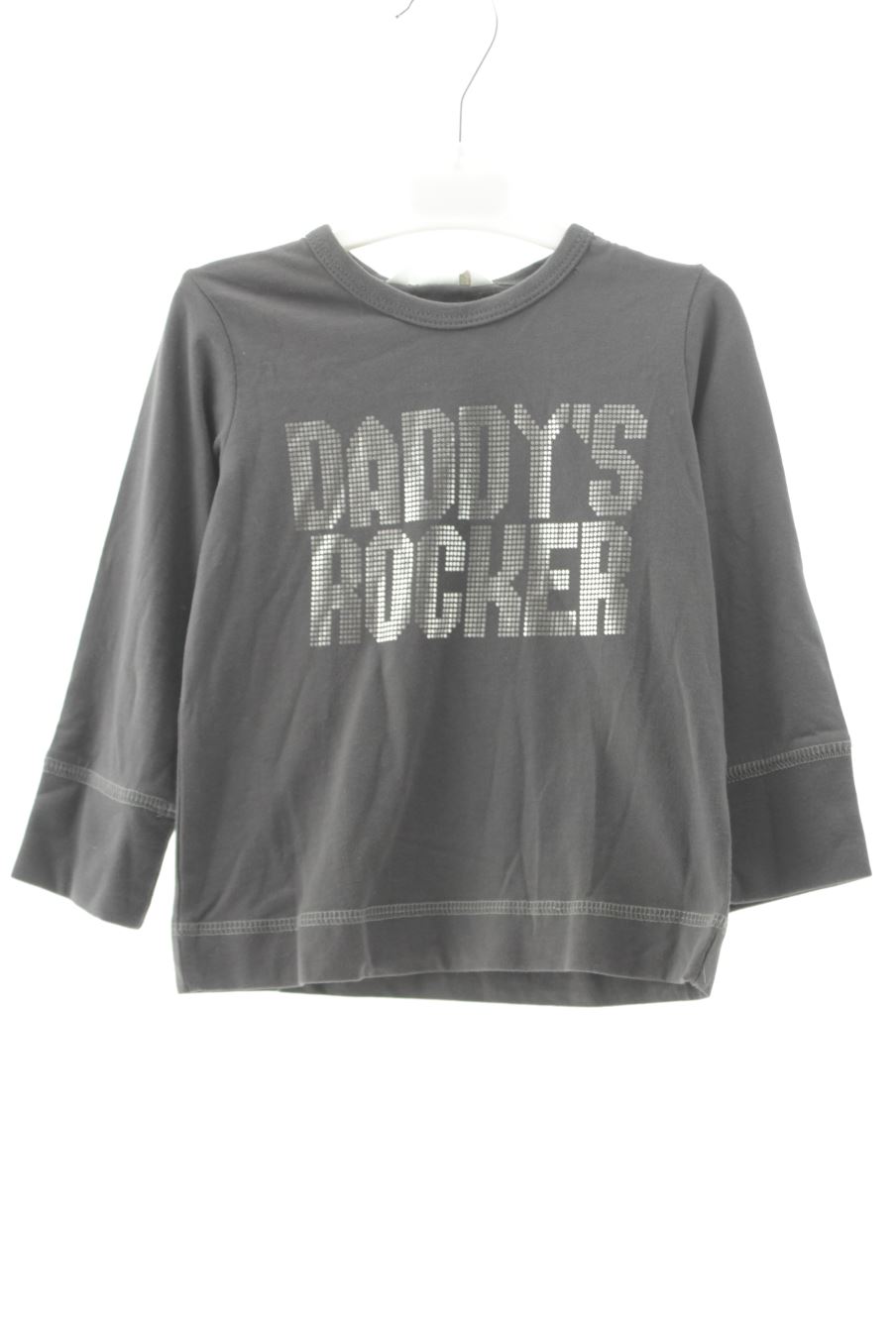 T-shirt manches longues H&M de la taille 12 mois avec une étiquette