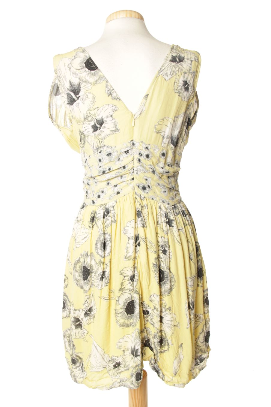 Vestido casual de Zara de la talla L, de color amarillo