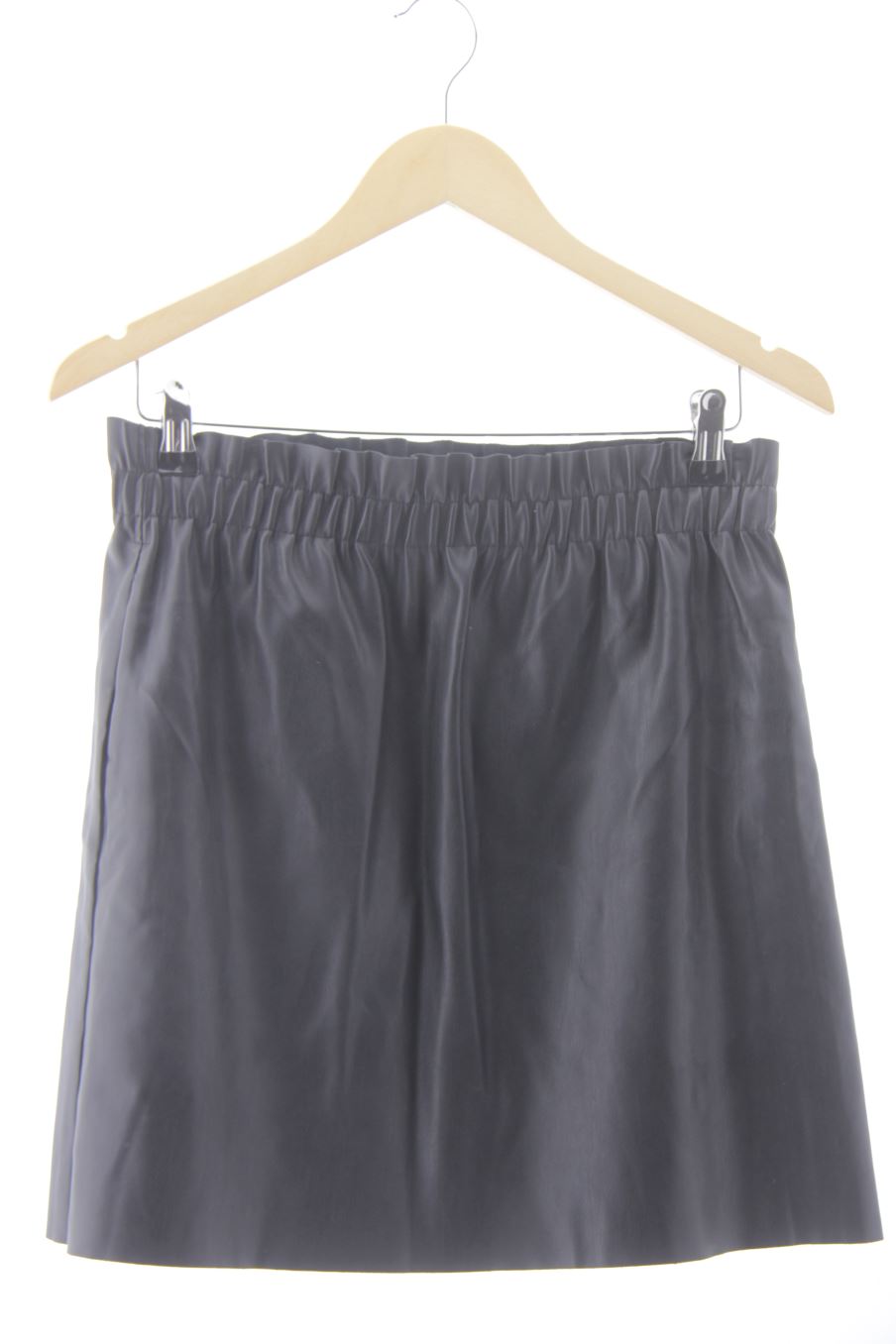 Falda de Zara de la talla M, de color negro de sintético