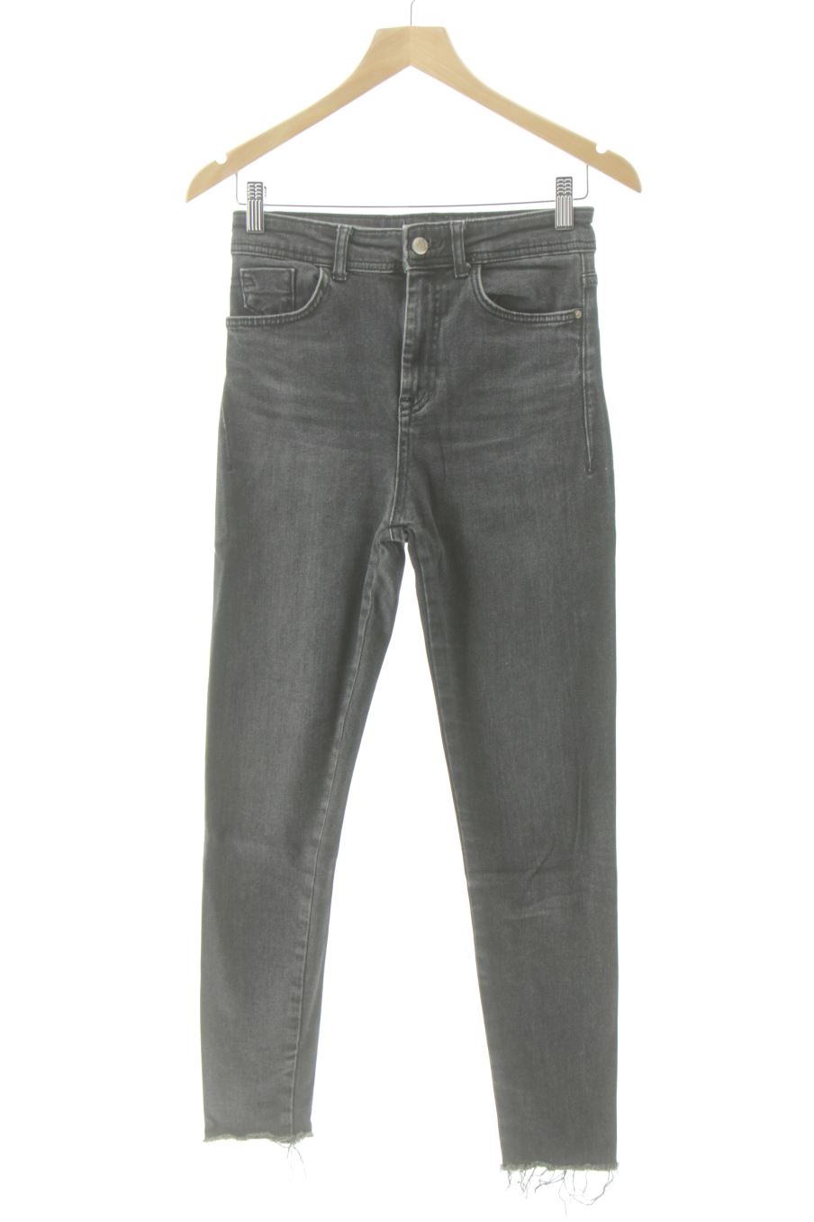 Jeans Zara de la taille 36, de couleur noir de denim