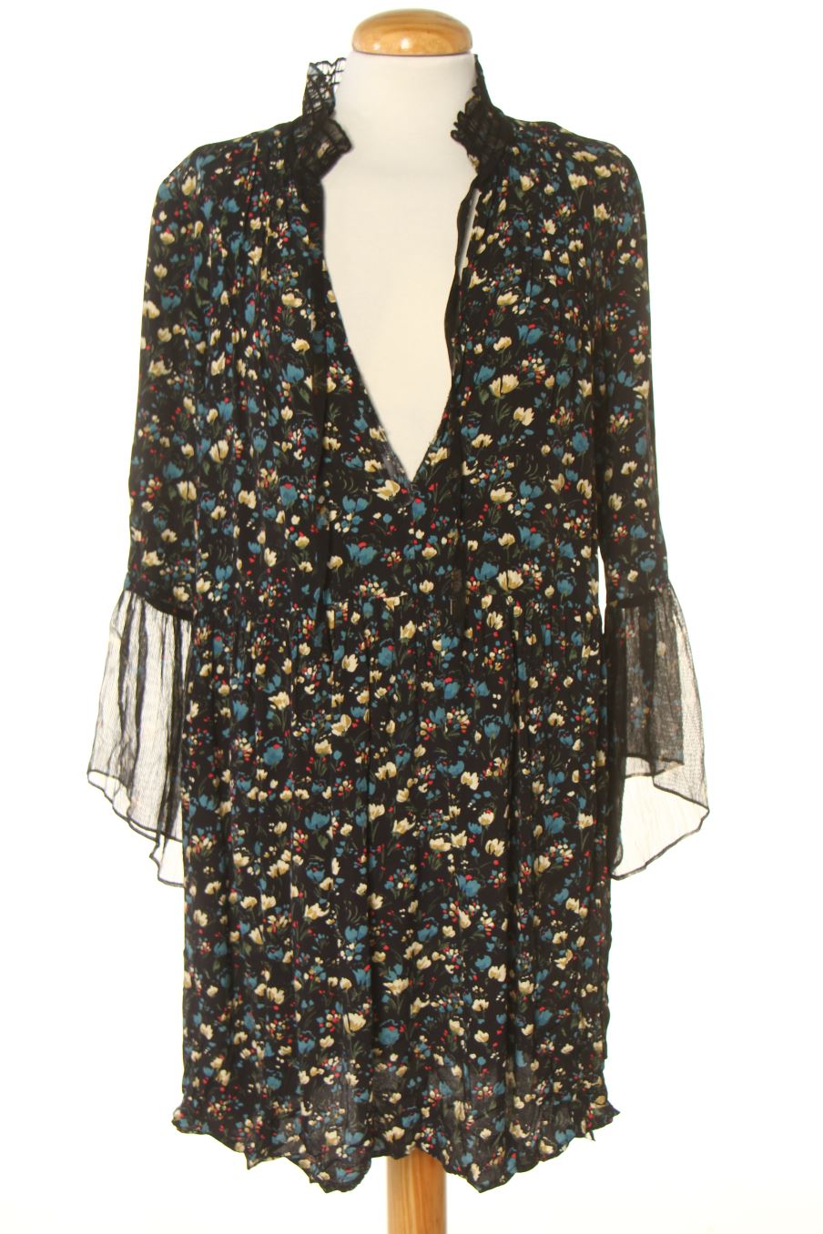 Robe casual Zara de la taille M, de couleur imprimés