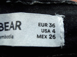 Jeans Pull & Bear de la taille 36, de couleur noir de denim