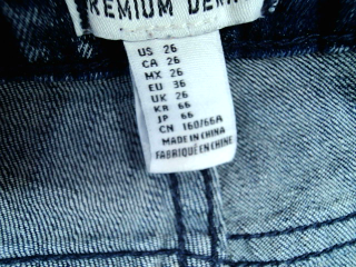 Shorts Forever 21 de la taille 36, de couleur bleu de denim
