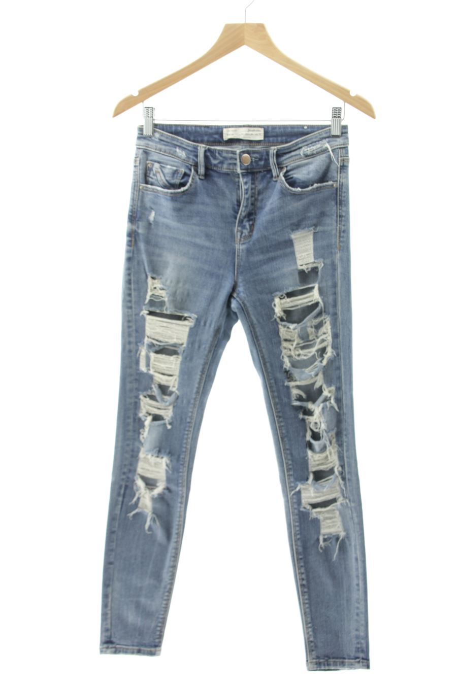 Jeans Stradivarius de la taille 38, de couleur bleu de denim