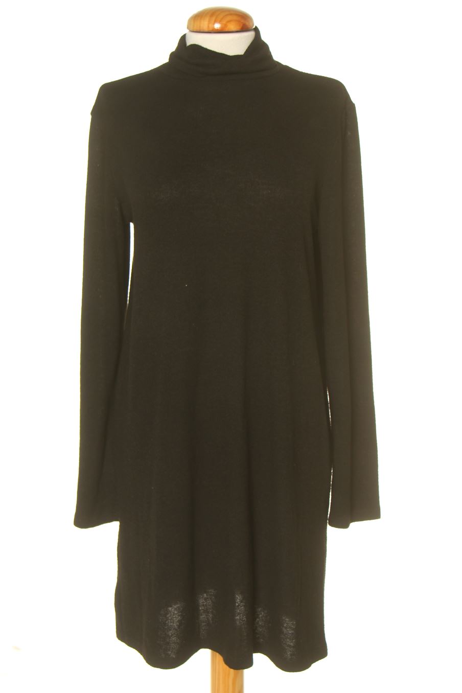 Robe casual Zara de la taille S, de couleur noir