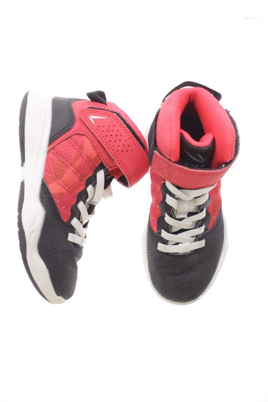 Zapatillas de Tarmak (DECATHLON) de la talla 28 de segunda mano