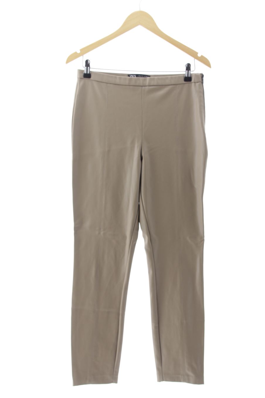 Pantalón de Zara de la talla L, de color beige