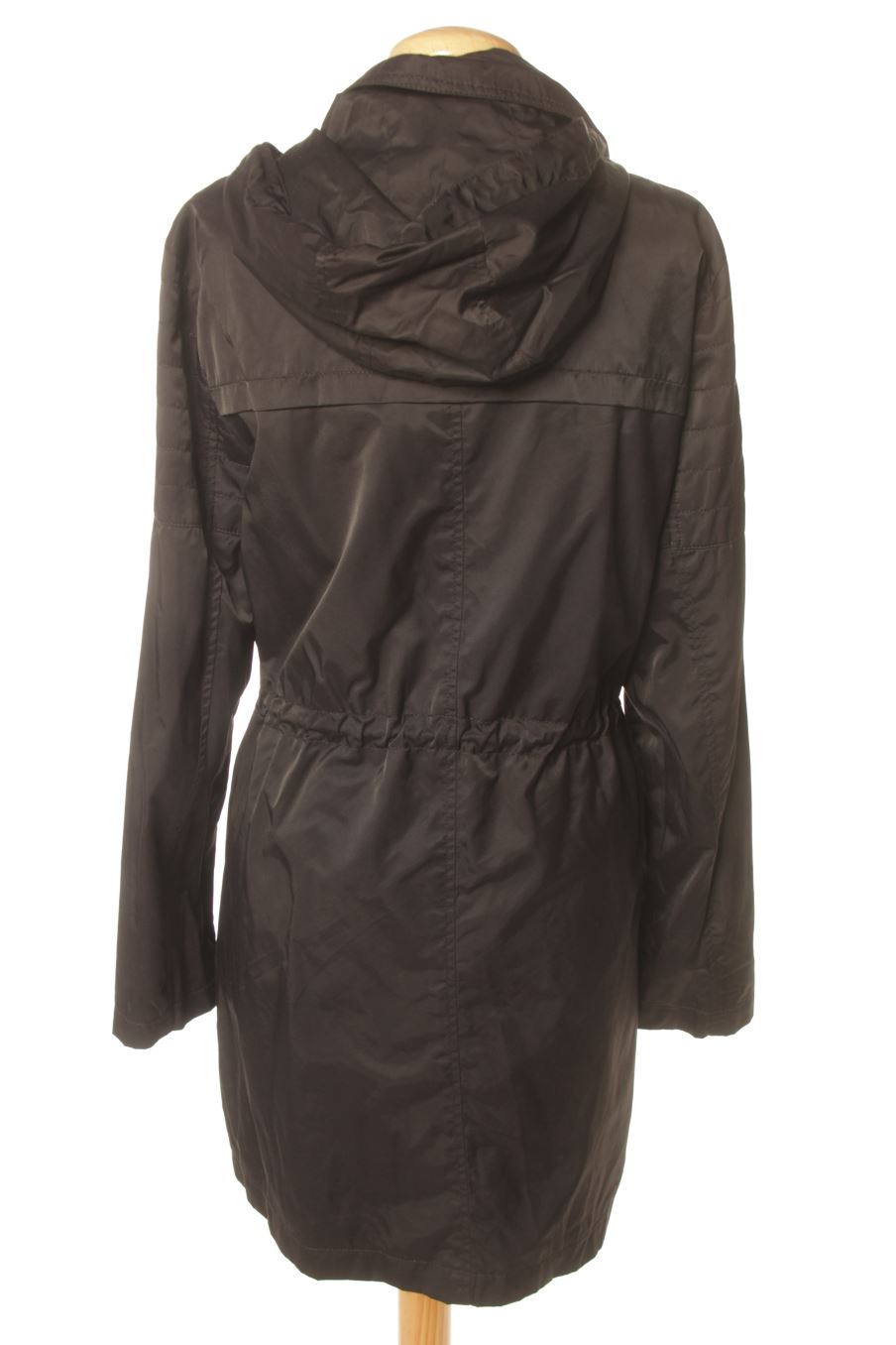 Abrigo de Caroll de la talla M, de color negro