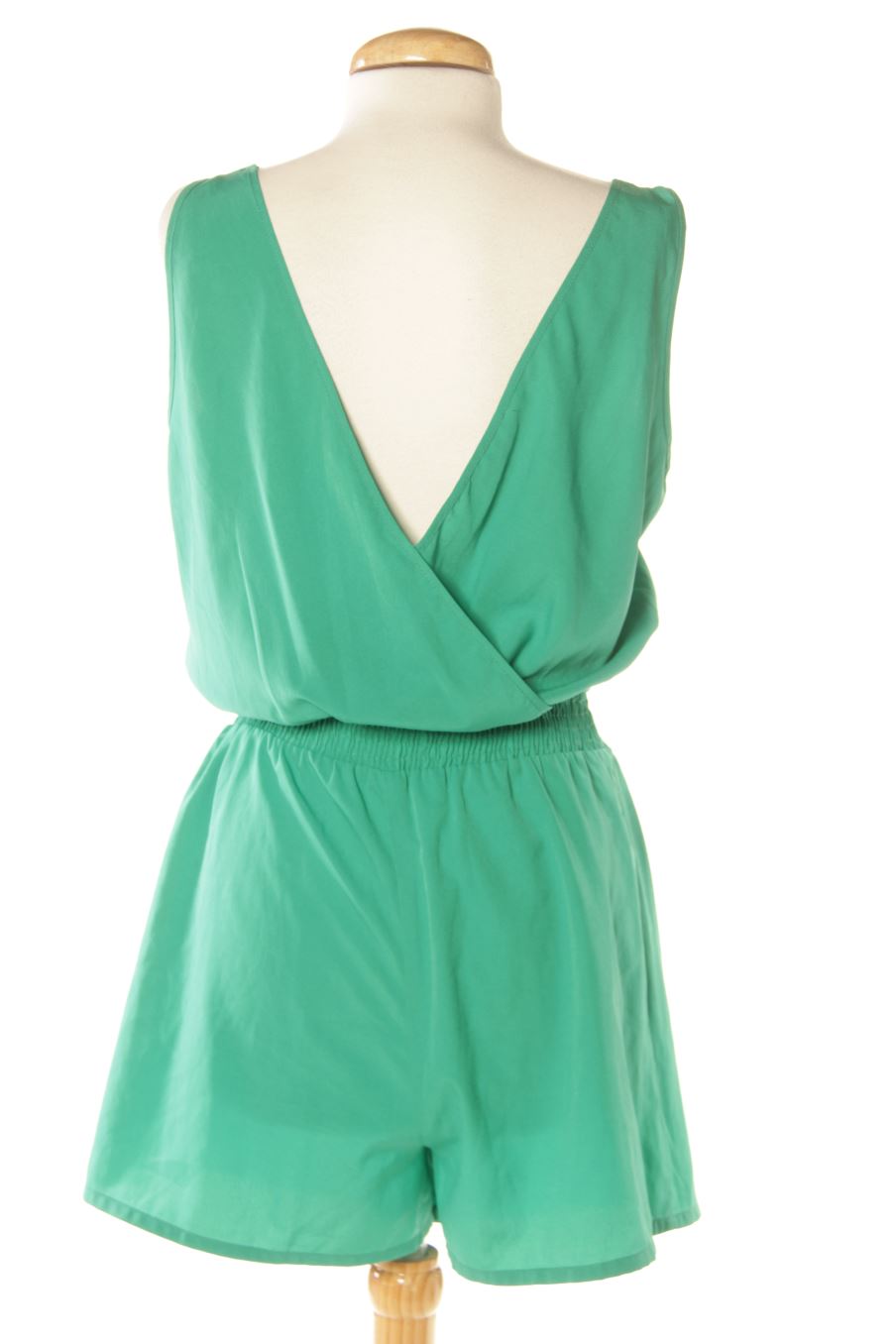 Mono de SUITEBLANCO de la talla M, de color verde