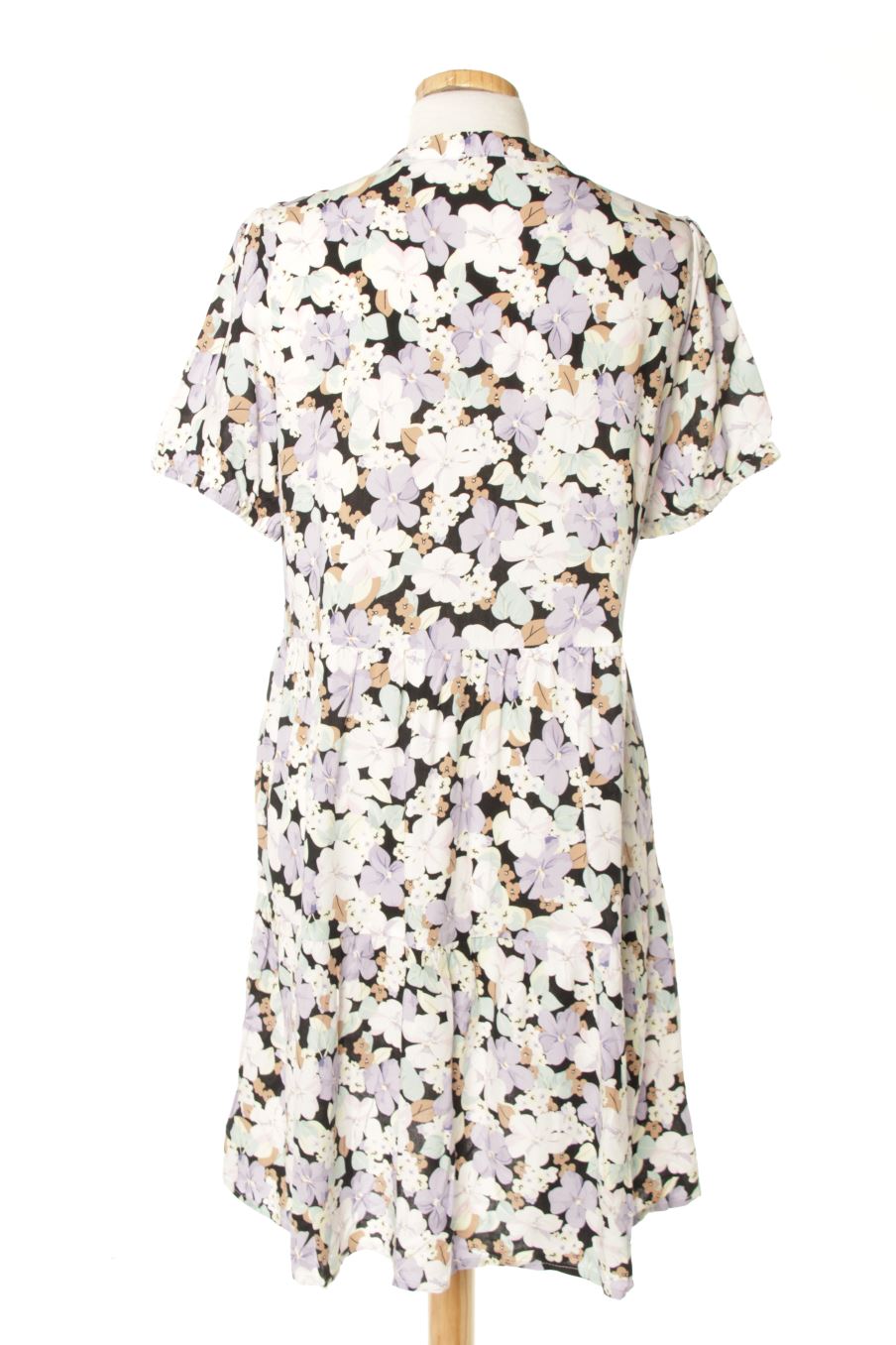 Robe casual Only de la taille S, de couleur fleurs