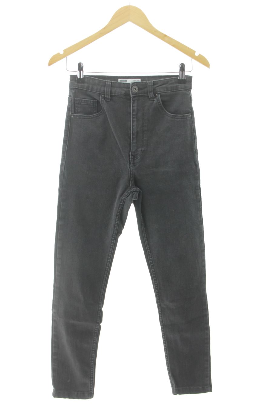 Jeans Bershka de la taille 38, de couleur noir de denim