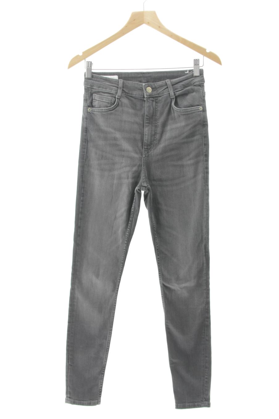 Vaquero de Zara de la talla 38, de color gris de ropa vaquera