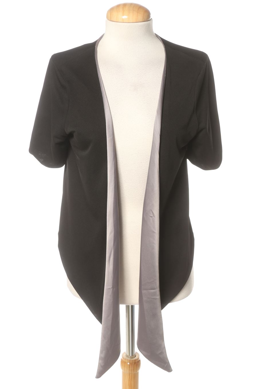 Kimono de Zara de la talla M, de color nero