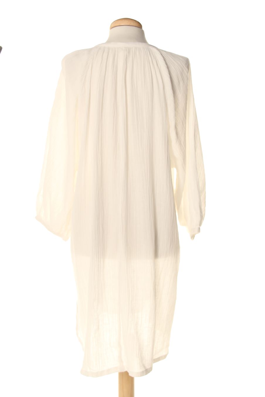 Robe casual H&M de la taille M, de couleur blanc