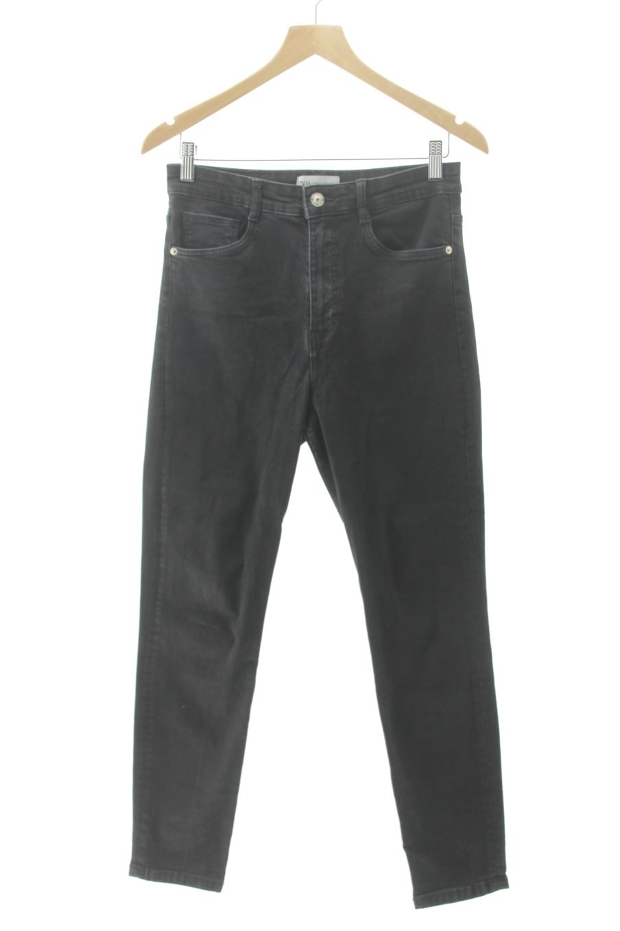 Jeans Zara de la taille 40, de couleur noir de denim
