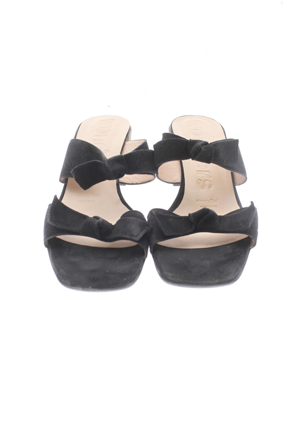 Sandalias tacon de Wonders de la talla 41, de color negro de