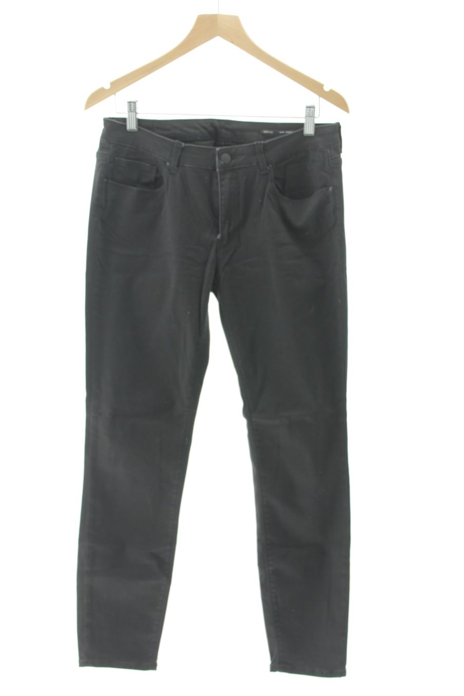 Vaquero de Zara de la talla 44, de color negro de ropa vaquera