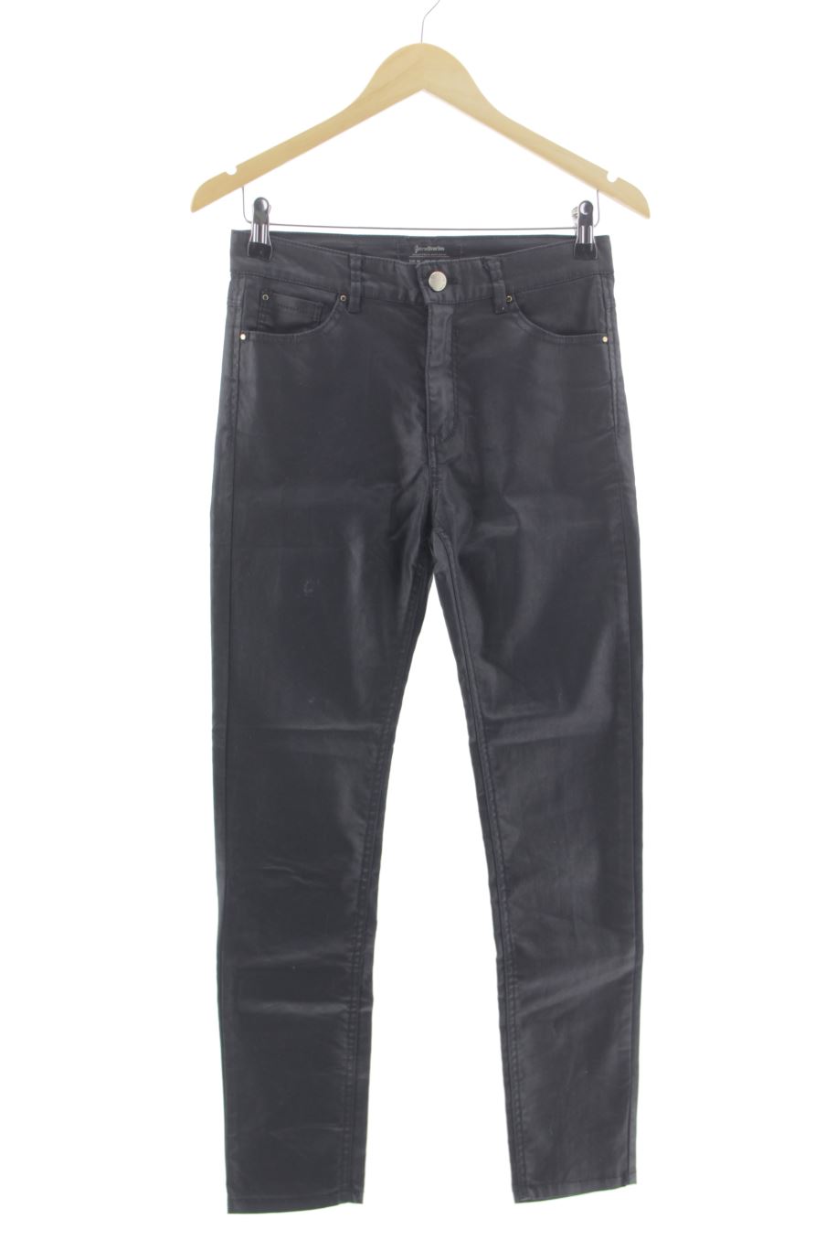Jeans Stradivarius de la taille 36, de couleur noir de denim