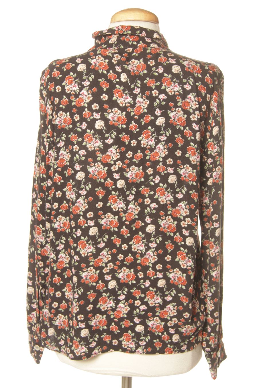 Camisa de Mango de la talla M, de color flores