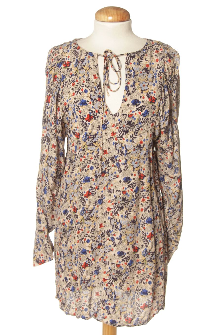 Robe casual Mango de la taille XS, de couleur fleurs