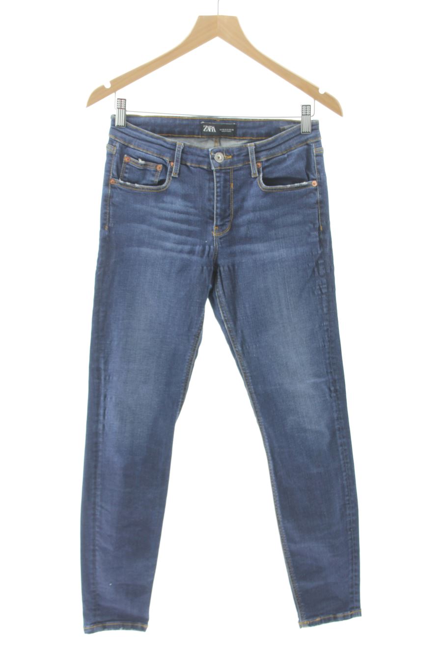 Jeans Zara de la taille 40, de couleur bleu de denim