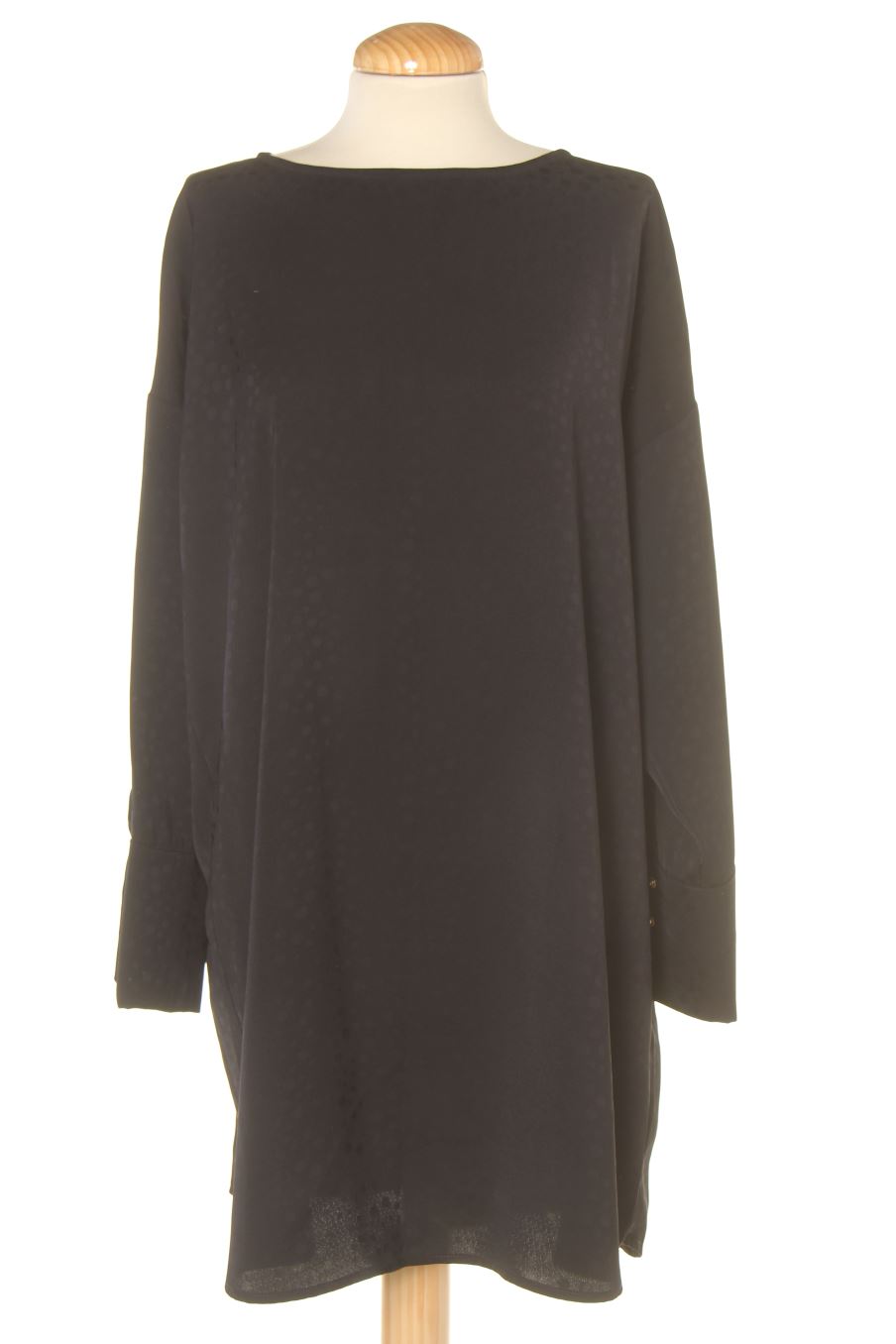 Robe casual Zara de la taille S, de couleur noir