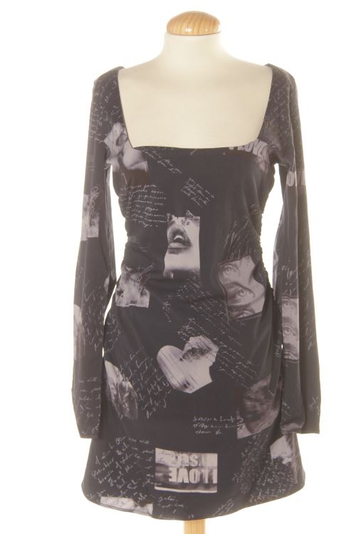 Aufwändiges Kleid