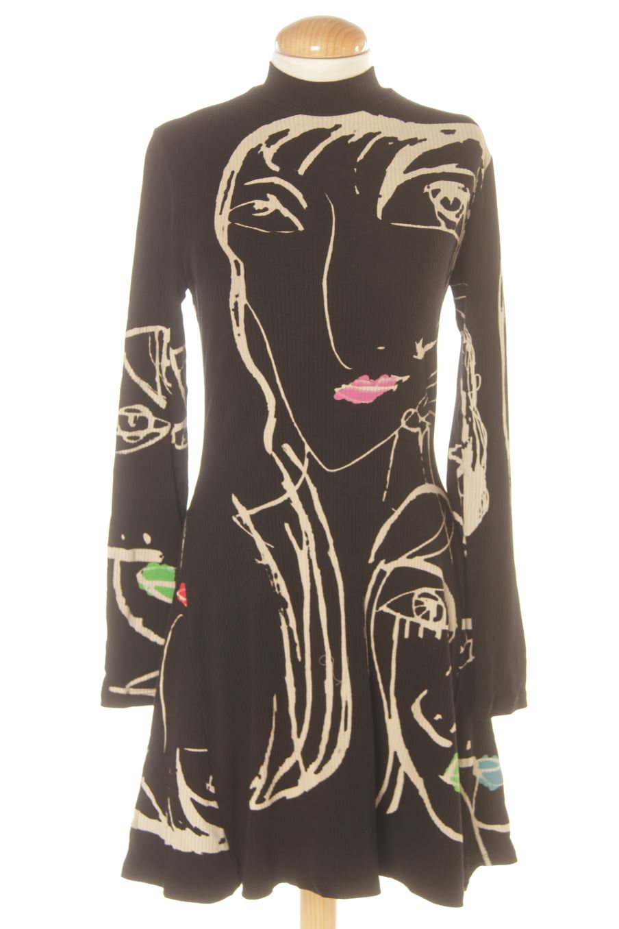 Robe casual Desigual de la taille M, de couleur imprimés