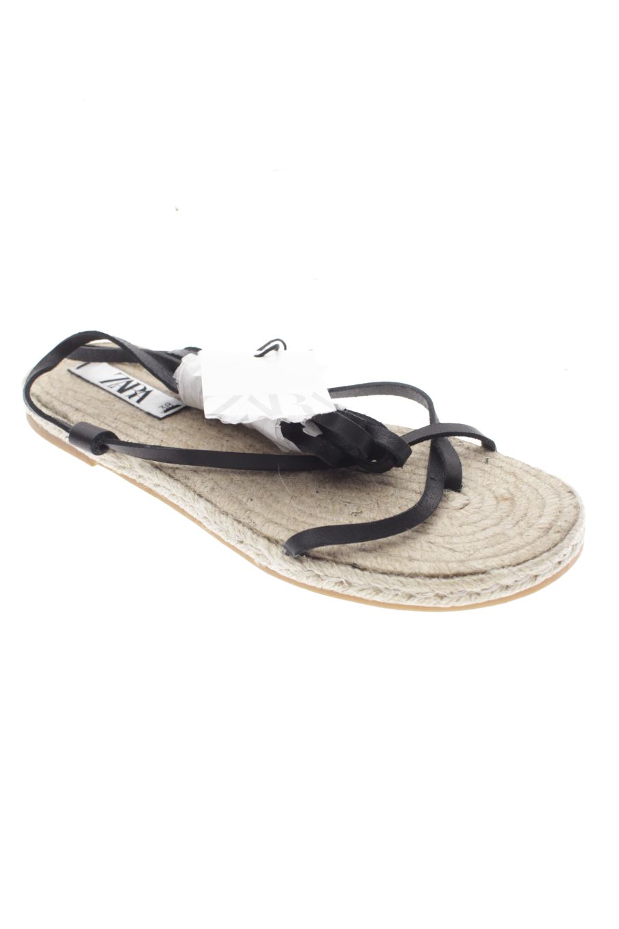 Sandalias planas de Zara de la talla 38, de color negro de