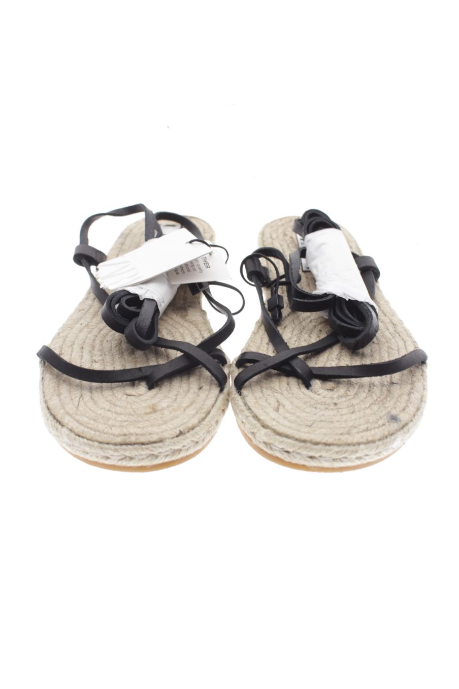 Sandalias planas de Zara de la talla 38, de color negro de