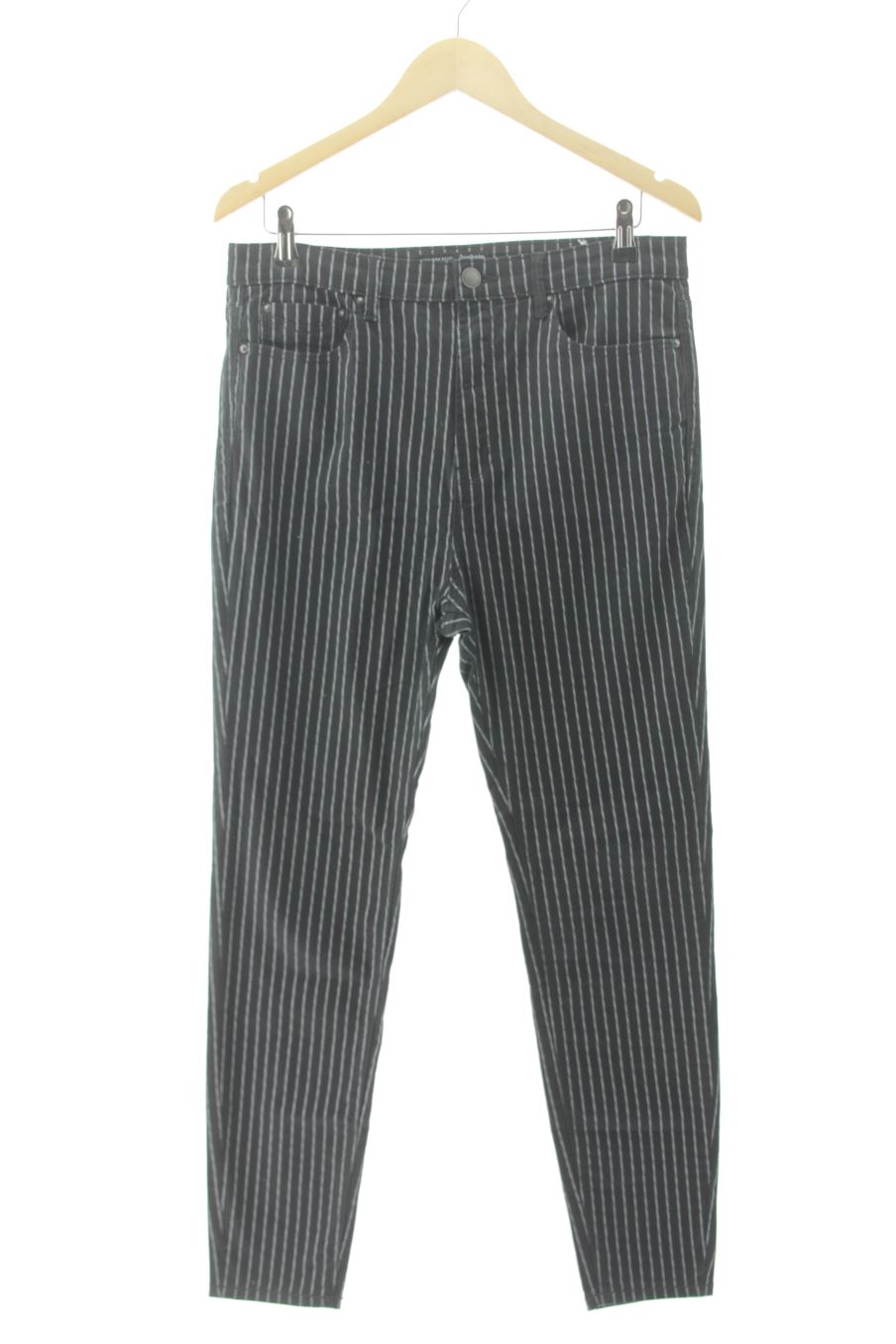 Jeans Stradivarius de la taille 44, de couleur rayures