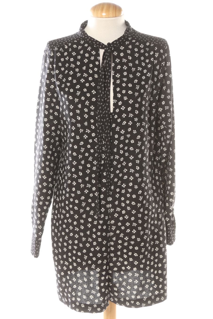 Combinaisons Zara de la taille M, de couleur fleurs