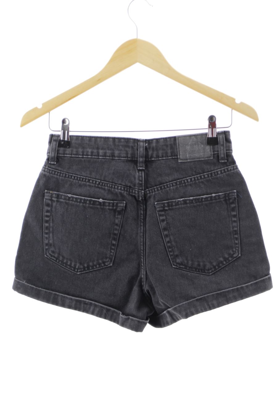 Shorts Bershka de la taille 34, de couleur noir de denim