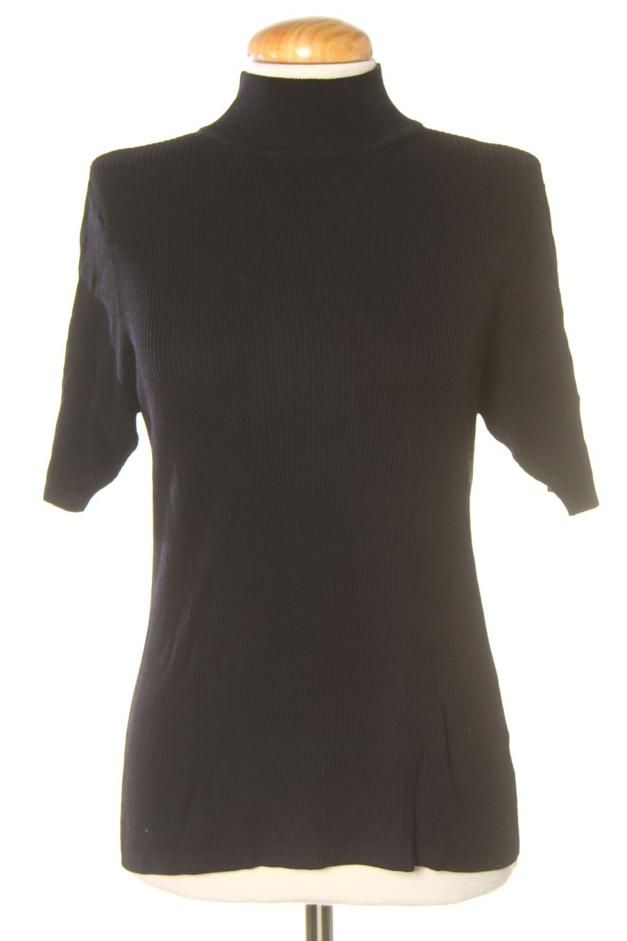 Pull CASSANI de la taille 40, de couleur noir