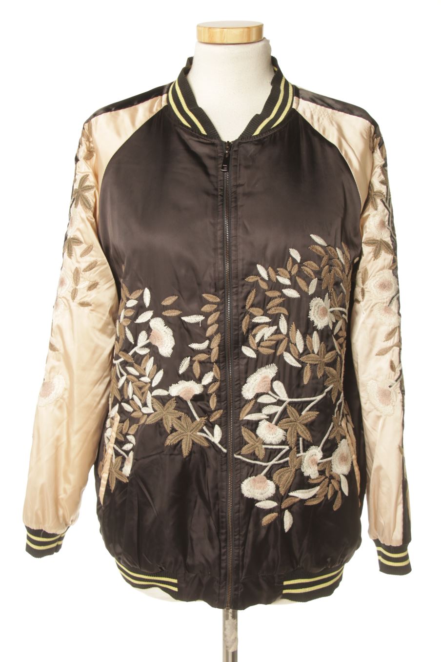 Cazadora de PERCENTIL de la talla M, de color estampado