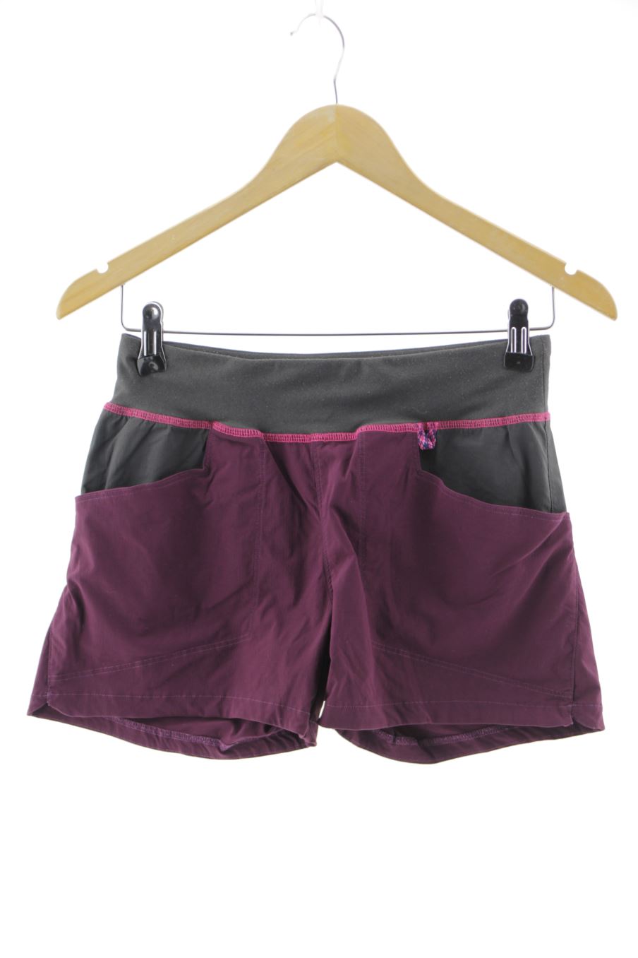 Pantalones cortos de deporte de Quechua (DECATHLON) de la talla 34, de color morado