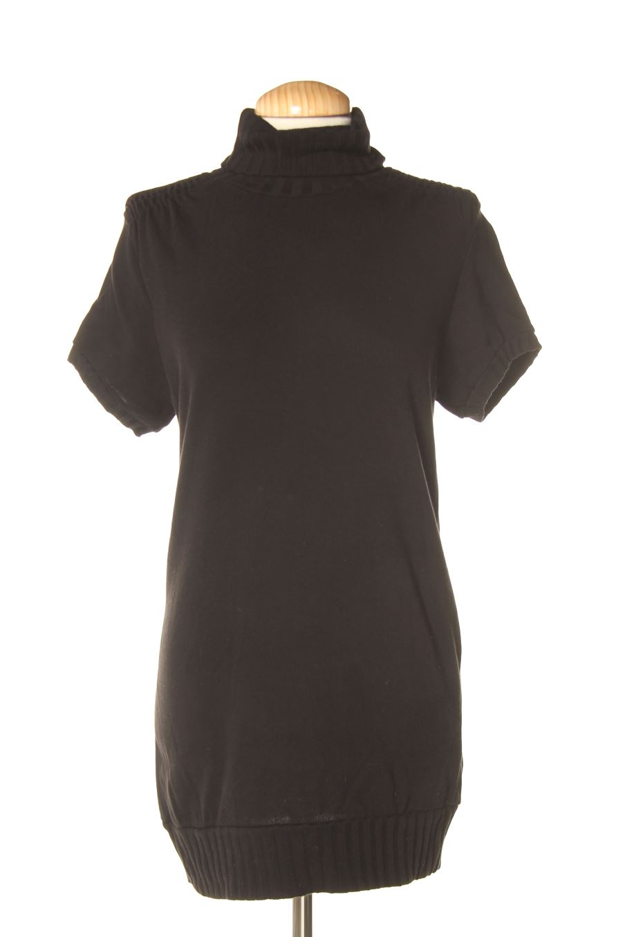 Sudadera de Zara de la talla XL, de color negro