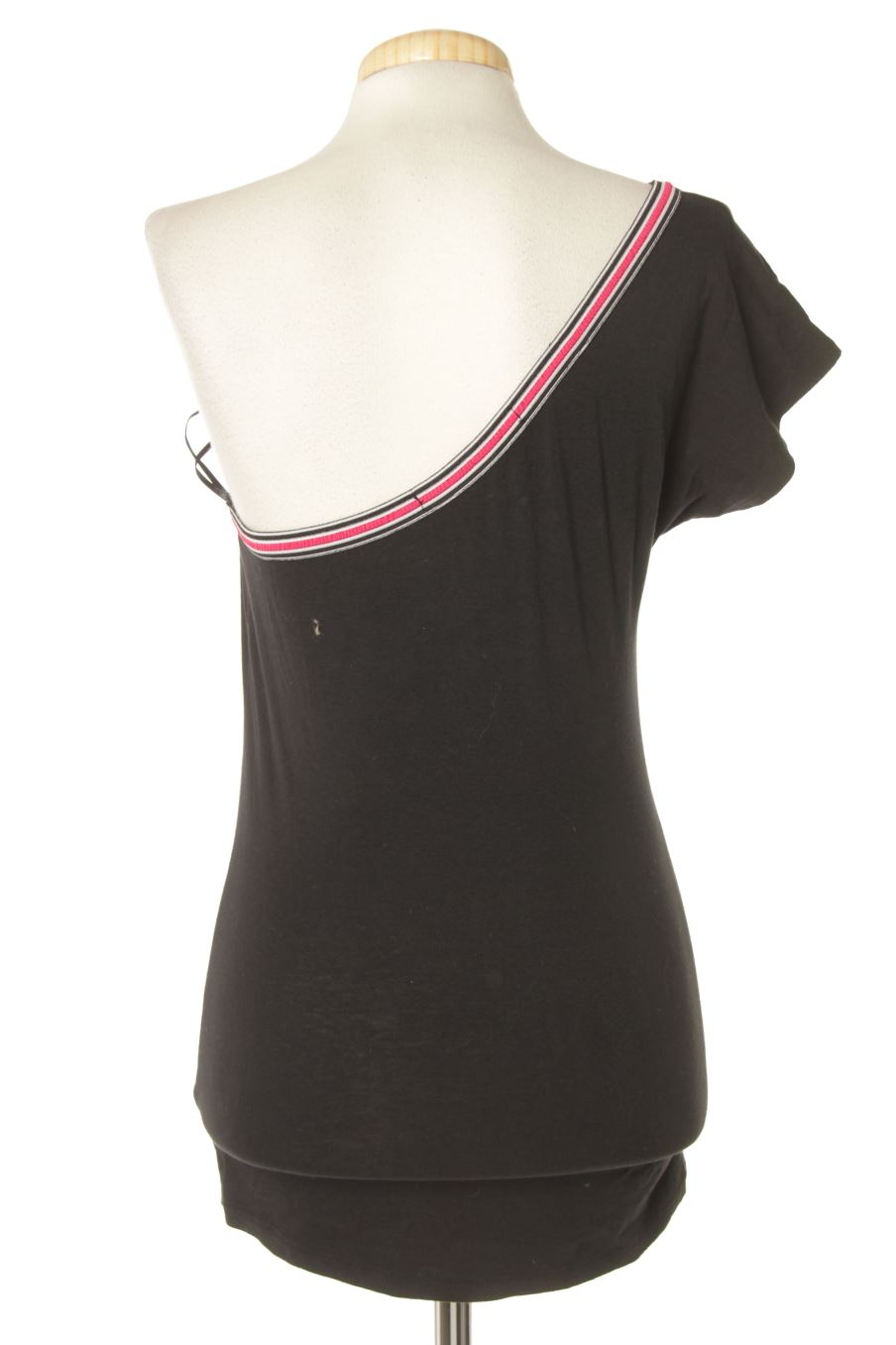 Top Bershka de la taille M, de couleur noir