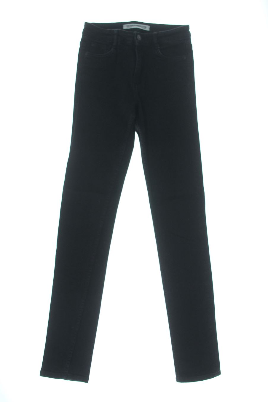Jeans Trf (ZARA) de la taille 36, de couleur noir