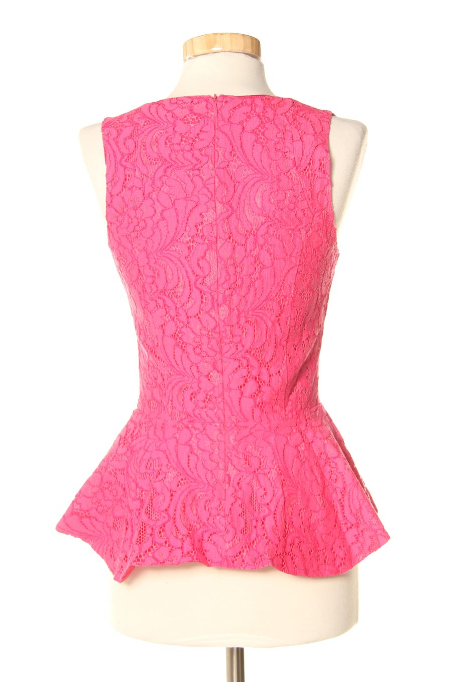 Top Guess de la taille 40, de couleur rose